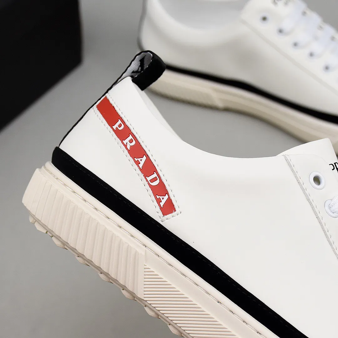 【PRADA】Men's shoes 💰400💰. Detonate the whole place! An international brand that is constantly innovating. This men's casual shoe is the original version. It is made of cowhide leather at a ratio of one to one at the store. It has leather feet and rubber non-slip outsole. It is breathable and comfortable. Quality speaks for itself. 👄38-44